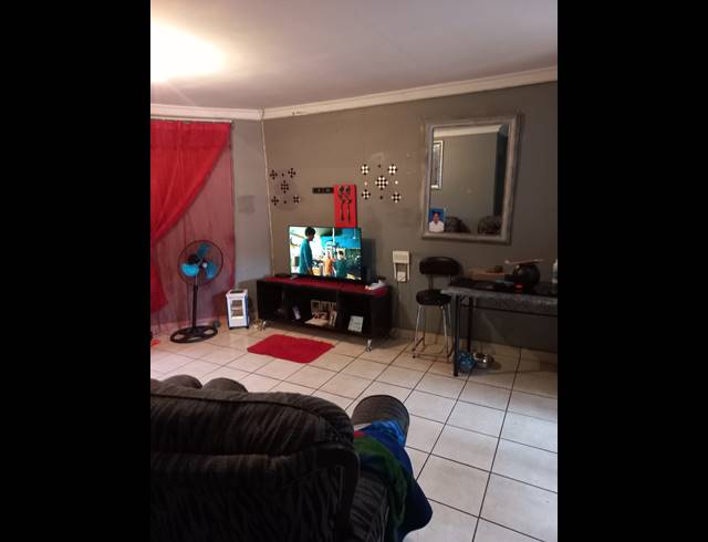 7 BEDROOM FREESTANDING FOR SALE IN NORTHDALE